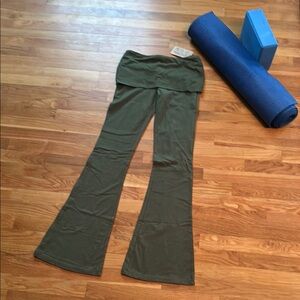 NWT- Threads 4 thought/ size small, army green fold over top yoga pants